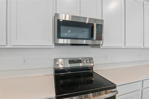 House in Dundee, Florida 4 bedrooms, 192.31 sq.m. № 1627093 - photo 5
