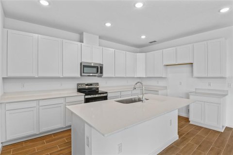 House in Dundee, Florida 4 bedrooms, 192.31 sq.m. № 1627093 - photo 4
