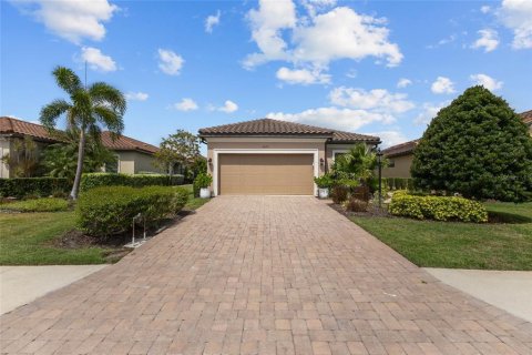 Villa ou maison à vendre à Bradenton, Floride: 3 chambres, 177.63 m2 № 2229787 - photo 2