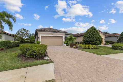 Villa ou maison à vendre à Bradenton, Floride: 3 chambres, 177.63 m2 № 2229787 - photo 3