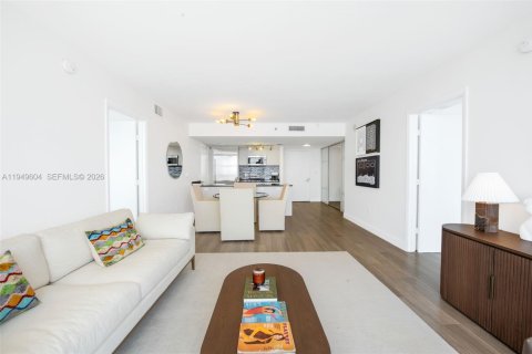 Condo in Miami, Florida, 2 bedrooms № 2183389 - photo 11