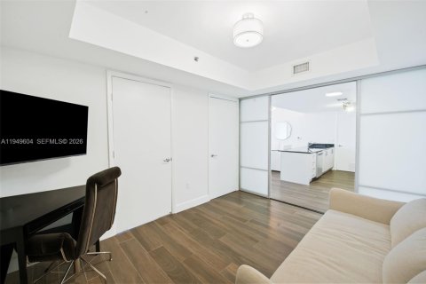 Condo in Miami, Florida, 2 bedrooms № 2183389 - photo 22