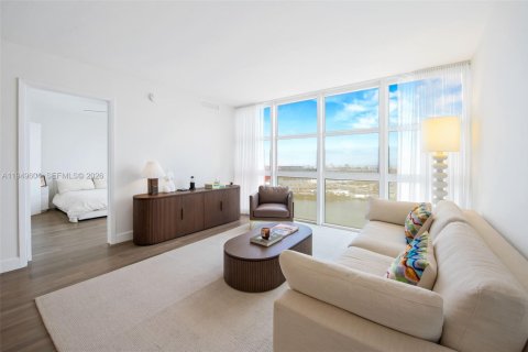 Condo in Miami, Florida, 2 bedrooms № 2183389 - photo 9