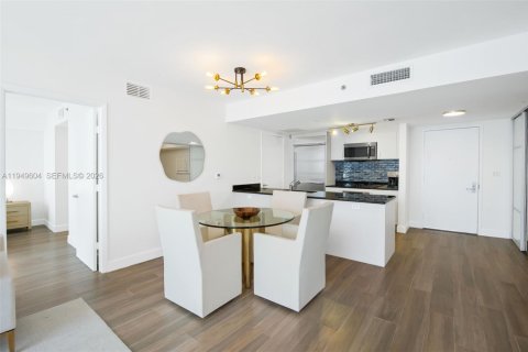 Condo in Miami, Florida, 2 bedrooms № 2183389 - photo 5