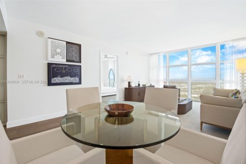 Condo in Miami, Florida, 2 bedrooms № 2183389 - photo 6