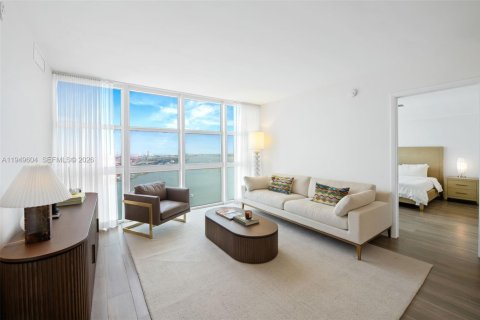 Condo in Miami, Florida, 2 bedrooms № 2183389 - photo 12