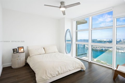 Condo in Miami, Florida, 2 bedrooms № 2183389 - photo 17