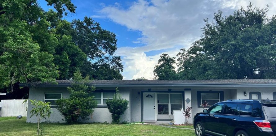 House in Orlando, Florida 4 bedrooms, 134.34 sq.m. № 1798109