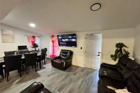 House in Orlando, Florida 4 bedrooms, 134.34 sq.m. № 1798109 - photo 5