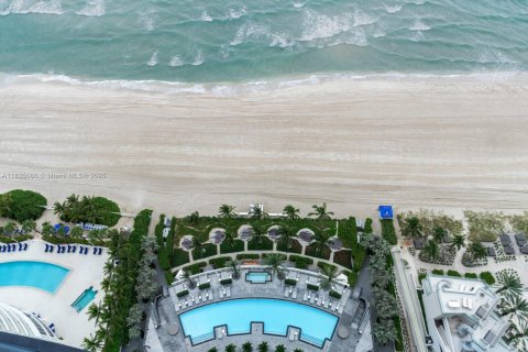 Condo in Sunny Isles Beach, Florida, 4 bedrooms  № 2016827 - photo 30
