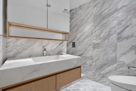 Condo in Sunny Isles Beach, Florida, 4 bedrooms  № 2016827 - photo 19