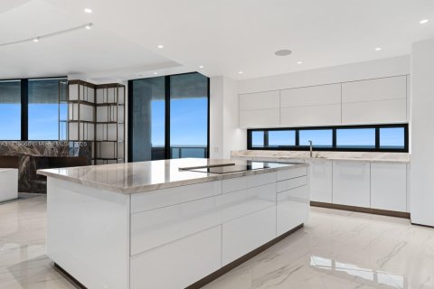 Condo in Sunny Isles Beach, Florida, 4 bedrooms  № 2016827 - photo 8