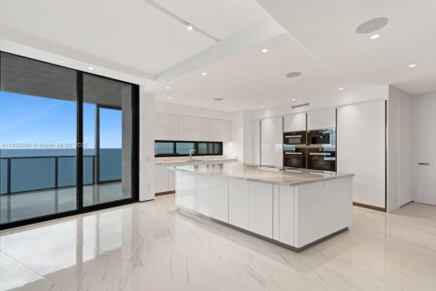 Condo in Sunny Isles Beach, Florida, 4 bedrooms  № 2016827 - photo 7