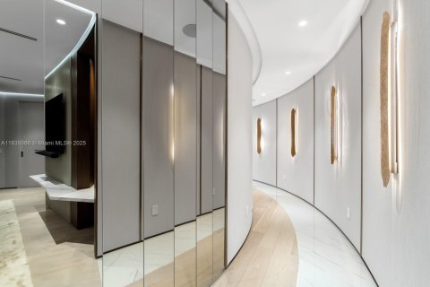 Condo in Sunny Isles Beach, Florida, 4 bedrooms  № 2016827 - photo 6