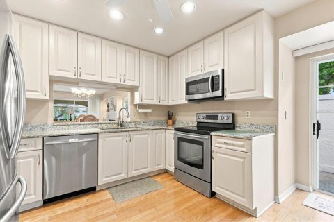 Villa ou maison à vendre à Sarasota, Floride: 3 chambres, 176.51 m2 № 2325240 - photo 13