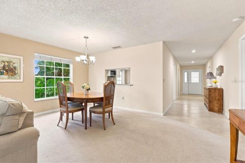 Villa ou maison à vendre à Sarasota, Floride: 3 chambres, 176.51 m2 № 2325240 - photo 7