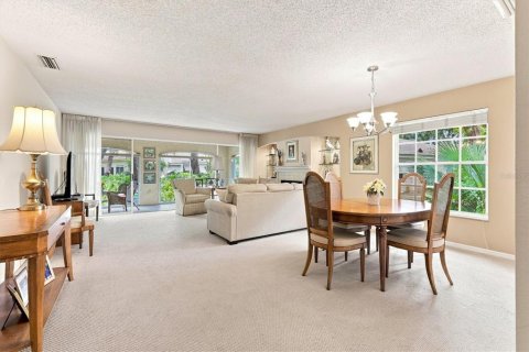 Villa ou maison à vendre à Sarasota, Floride: 3 chambres, 176.51 m2 № 2325240 - photo 8