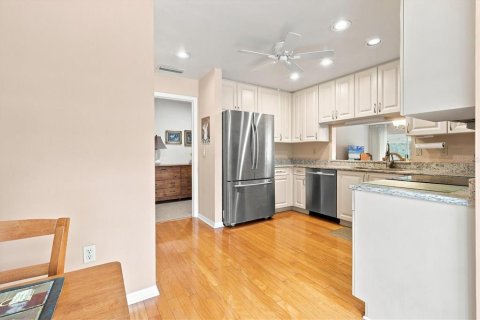 Villa ou maison à vendre à Sarasota, Floride: 3 chambres, 176.51 m2 № 2325240 - photo 15