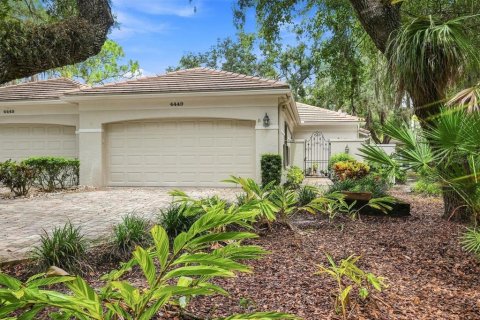 Villa ou maison à vendre à Sarasota, Floride: 3 chambres, 176.51 m2 № 2325240 - photo 2