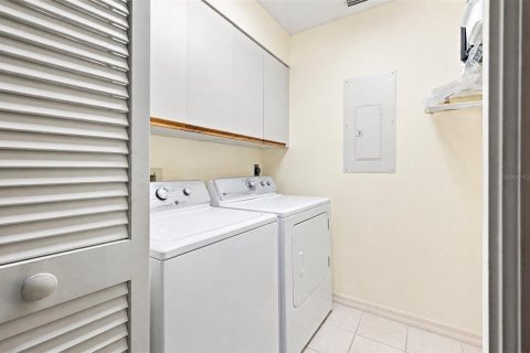 Villa ou maison à vendre à Sarasota, Floride: 3 chambres, 176.51 m2 № 2325240 - photo 22
