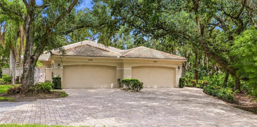 Villa ou maison à Sarasota, Floride 3 chambres, 176.51 m2 № 2325240