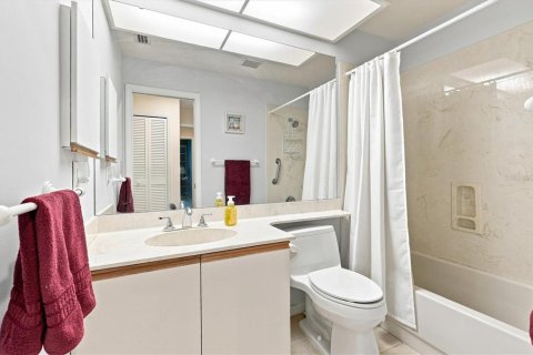 Villa ou maison à vendre à Sarasota, Floride: 3 chambres, 176.51 m2 № 2325240 - photo 21