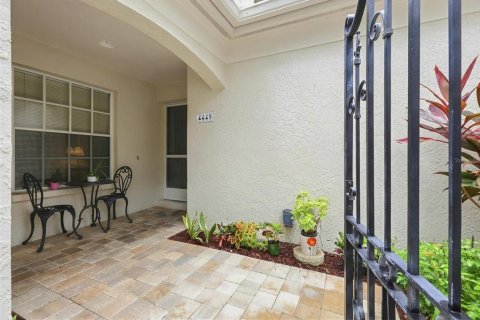 Villa ou maison à vendre à Sarasota, Floride: 3 chambres, 176.51 m2 № 2325240 - photo 4