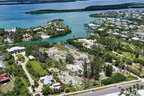 House in Longboat Key, Florida 2 bedrooms, 956.71 sq.m. № 2101204 - photo 5