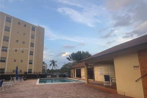 Снять в аренду кондоминиум в Дания-Бич, Флорида 2 спальни, 110.55м2, № 2042940 - фото 23