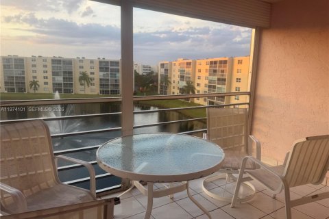 Снять в аренду кондоминиум в Дания-Бич, Флорида 2 спальни, 110.55м2, № 2042940 - фото 4