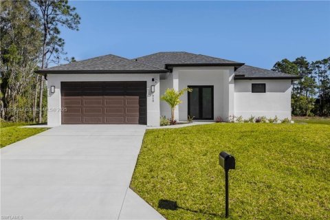 House in Lehigh Acres, Florida 3 bedrooms № 1875063 - photo 1