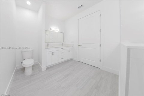 House in Lehigh Acres, Florida 3 bedrooms № 1875063 - photo 25