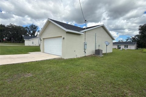 House in Ocklawaha, Florida 3 bedrooms, 122.54 sq.m. № 2379256 - photo 2
