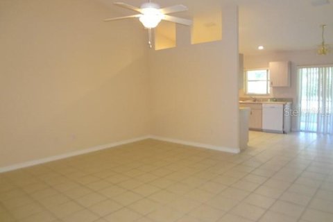 Appartement à louer à Palm Coast, Floride: 3 chambres, 119.47 m2 № 2092019 - photo 2