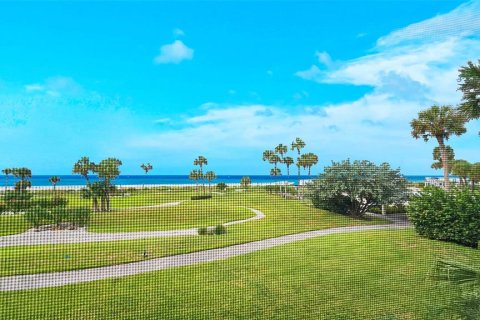 Condo in Longboat Key, Florida, 2 bedrooms № 2395844 - photo 22