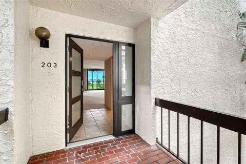Condo in Longboat Key, Florida, 2 bedrooms № 2395844 - photo 4