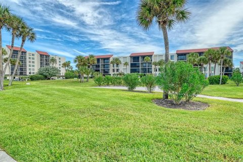 Condo in Longboat Key, Florida, 2 bedrooms № 2395844 - photo 23