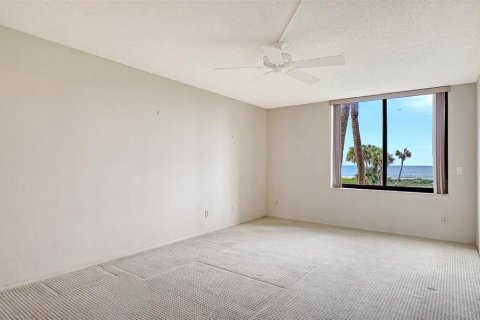 Condo in Longboat Key, Florida, 2 bedrooms № 2395844 - photo 27
