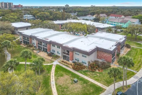 Condominio en New Smyrna Beach, Florida, 2 dormitorios  № 2142296