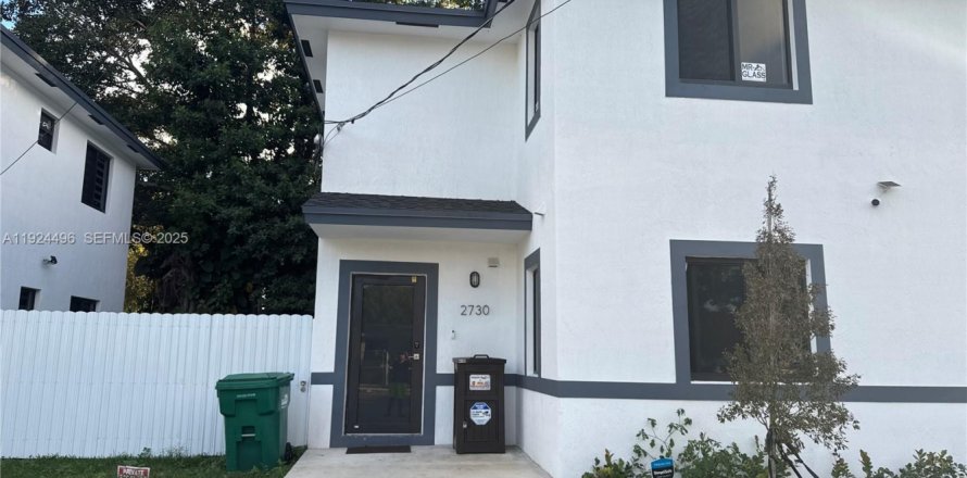 Adosado en Miami, Florida 1 dormitorio № 1982776