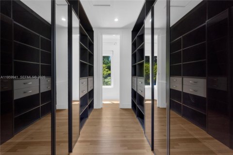 House in Miami Shores, Florida 3 bedrooms, 215.25 sq.m. № 2040910 - photo 13