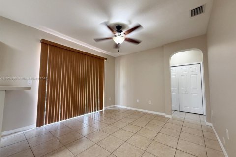 Adosado en alquiler en Homestead, Florida, 3 dormitorios, 155.98 m2 № 1939318 - foto 9