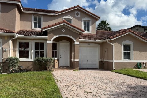 Adosado en alquiler en Homestead, Florida, 3 dormitorios, 155.98 m2 № 1939318 - foto 1