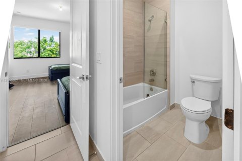 Casa en venta en Miramar, Florida, 4 dormitorios, 337.89 m2 № 2173222 - foto 23