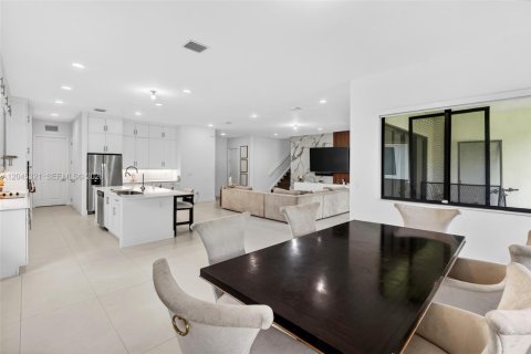 Casa en venta en Miramar, Florida, 4 dormitorios, 337.89 m2 № 2173222 - foto 11