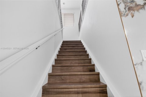 Casa en venta en Miramar, Florida, 4 dormitorios, 337.89 m2 № 2173222 - foto 14