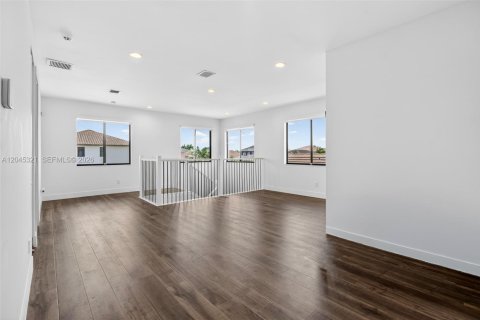Casa en venta en Miramar, Florida, 4 dormitorios, 337.89 m2 № 2173222 - foto 19