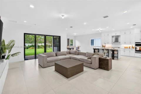 Casa en venta en Miramar, Florida, 4 dormitorios, 337.89 m2 № 2173222 - foto 4