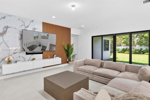 Casa en venta en Miramar, Florida, 4 dormitorios, 337.89 m2 № 2173222 - foto 5