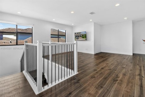 Casa en venta en Miramar, Florida, 4 dormitorios, 337.89 m2 № 2173222 - foto 18